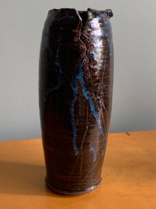 Stoneware vase w/copper wire